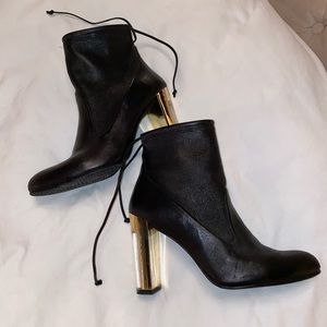 Stuart Weitzman leather with gold detail ankle boots size 10